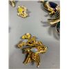 Image 7 : Costume Brooches