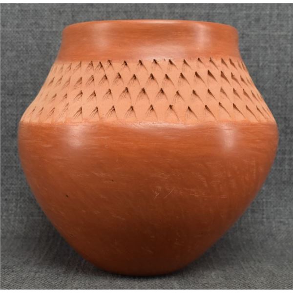 HOPI INDIAN POTTERY VASE (MAE MUTZ)