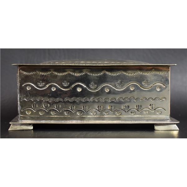 NAVAJO INDIAN NICKEL SILVER BOX