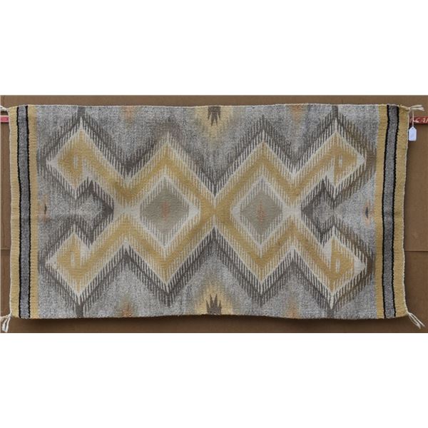 NAVAJO INDIAN TEXTILE