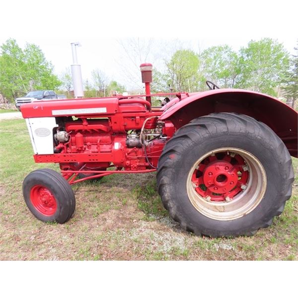 International 560 Diesel Tractor with 540 PTO