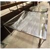 Image 3 : 2 glass-top coffee tables