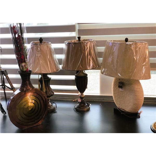 Group of 3 assorted table lamps w/ lamp shades & 1 decorative metal vase