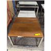 Image 1 : Group of 2 side tables