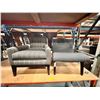 Image 1 : Group of 2 chairs