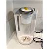 Image 2 : Group of 4 appliances including - Hamilton beach oven, Hamilton beach toaster, electric kettle, Keur