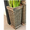 Image 2 : Set of 2 wooden wicker decorative vases w/ artificial decorative plants