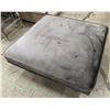 Image 2 : Grey Ottoman