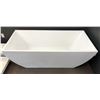 Image 1 : New contemporary white bathtub 66.5in W 31.5in D 23in H) (bidder responsible for removal)