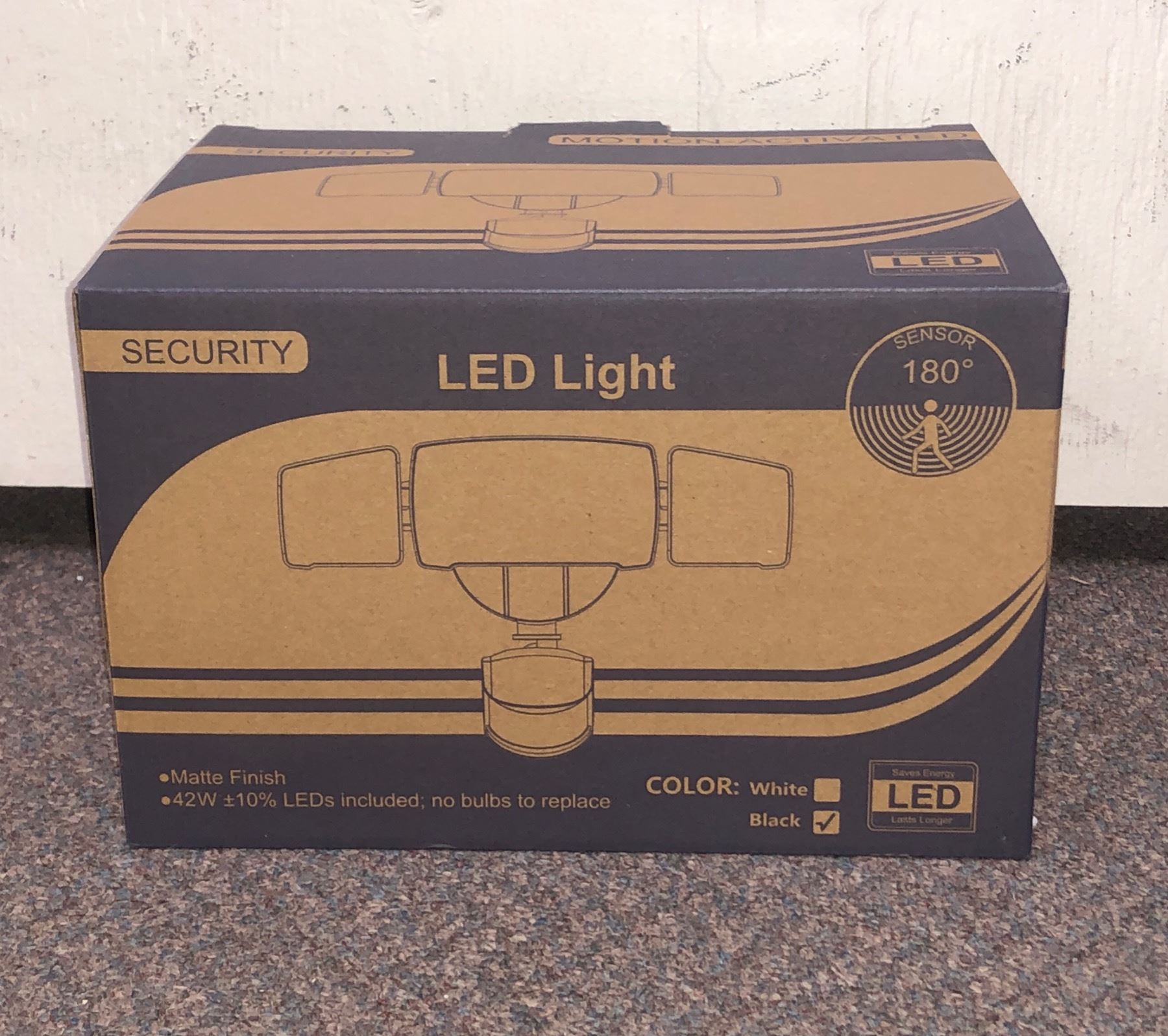 New motion-activated security LED light (New in box)