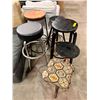 Image 2 : 6 Assorted stools