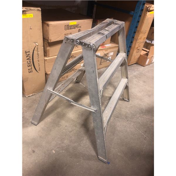 3 step metal ladder