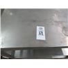 Image 2 : S/S Rolling 3 Shelf Cart - 21" x 36"