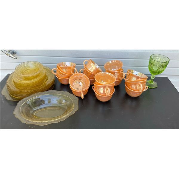 LOT OF VINTAGE GLASSWARE