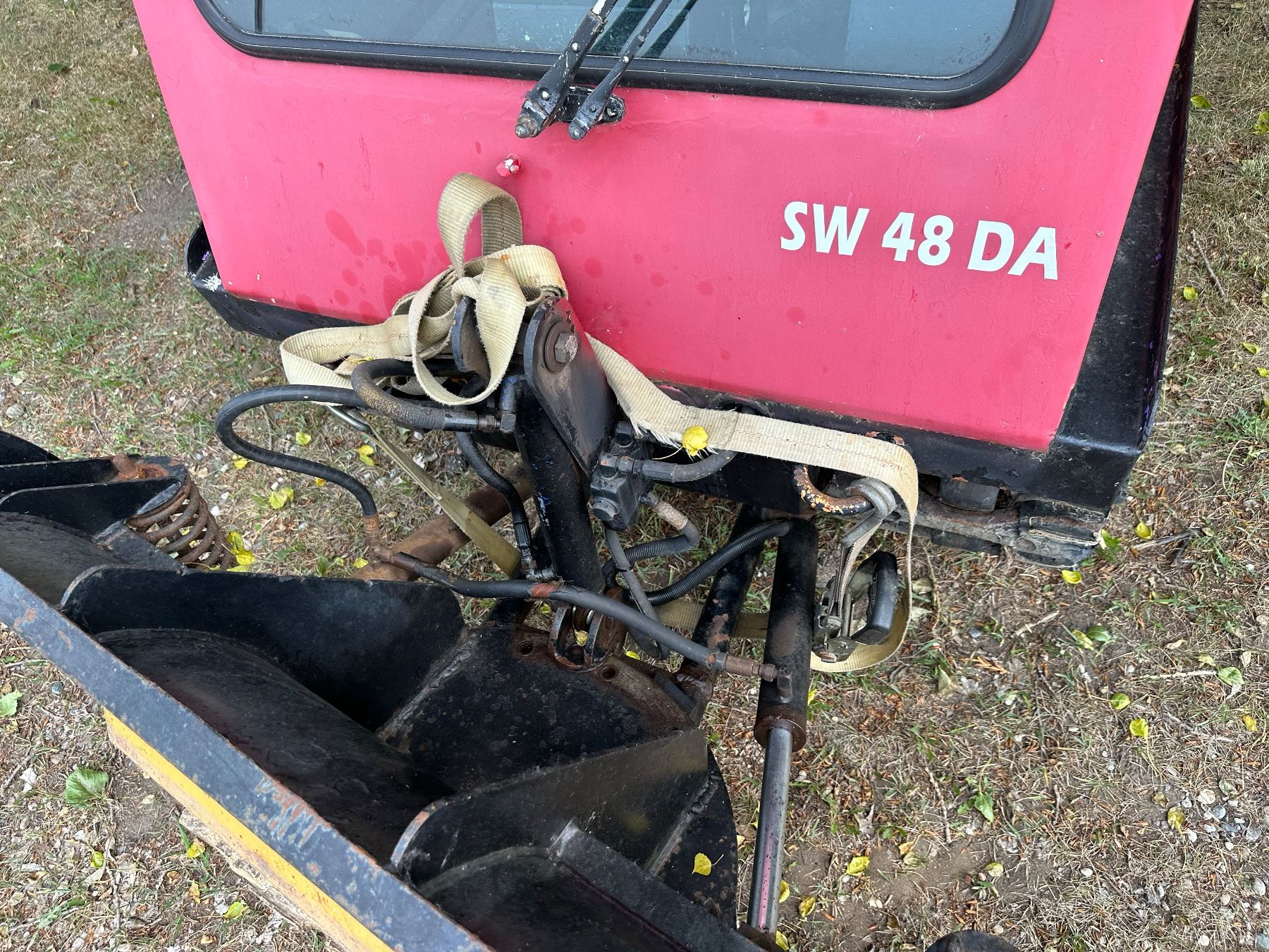 BOMBARDIER SW-48 DA RUBBER TRACK SNOWPLOW MACHINE