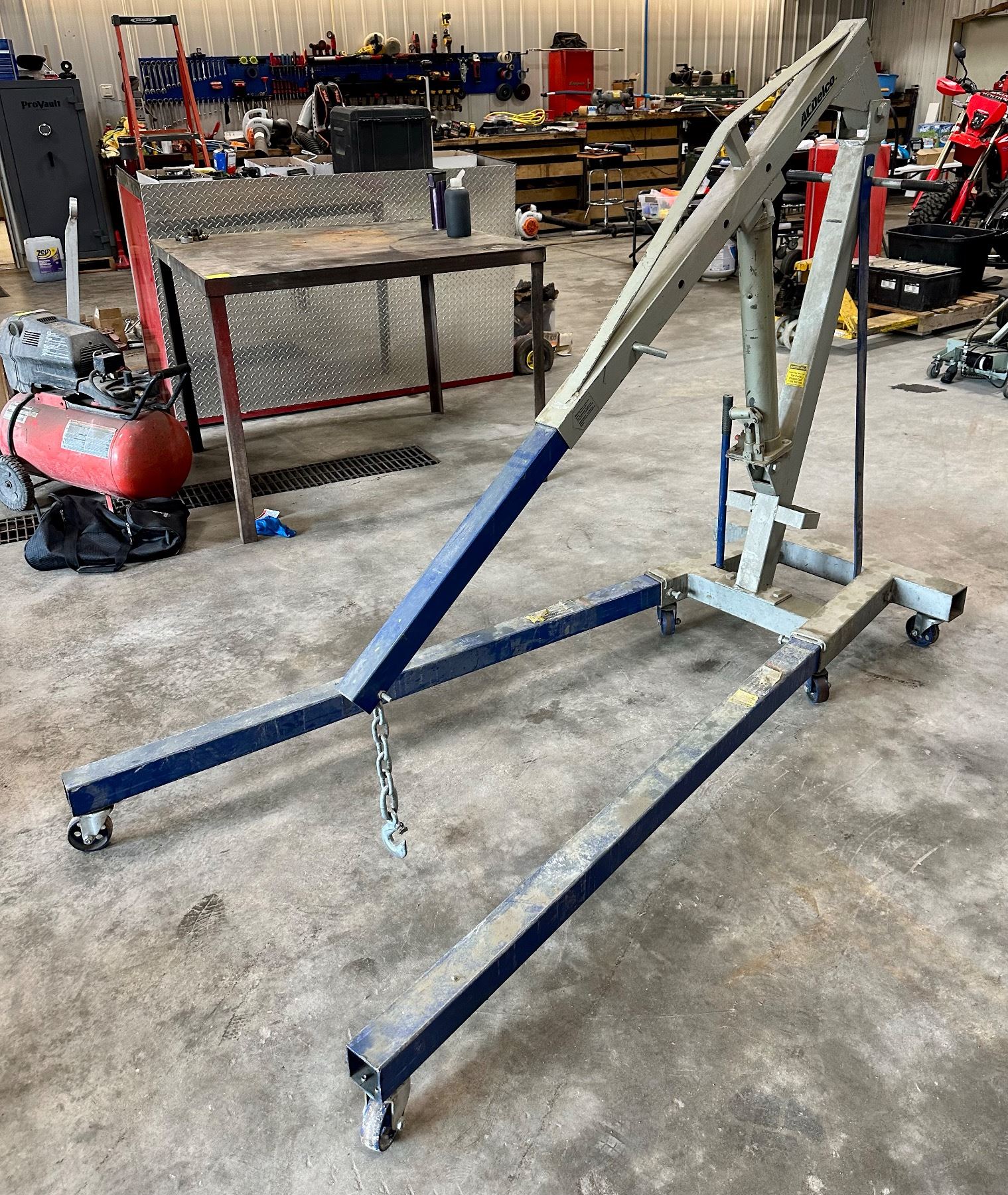 AC DELCO 2-TON MOBILE ENGINE HOIST
