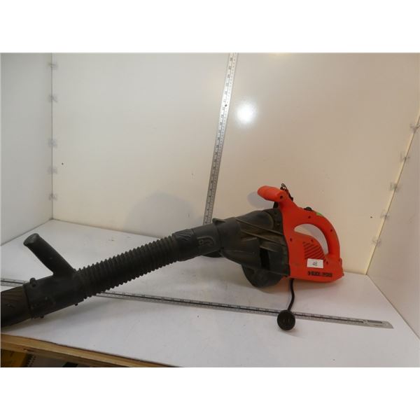 Black & Decker electric  leaf blower works