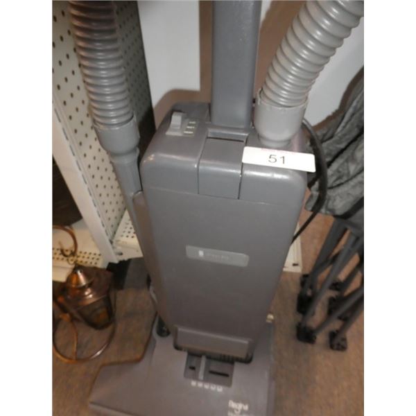 Regina HouseKeeper Plus vacuum