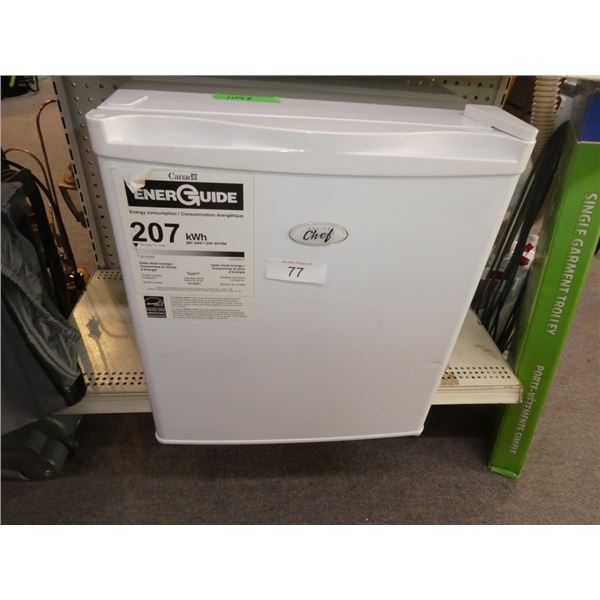 Master Chef mini fridge w/ ice box works