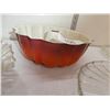 Image 2 : glass serving plates, bundt pan