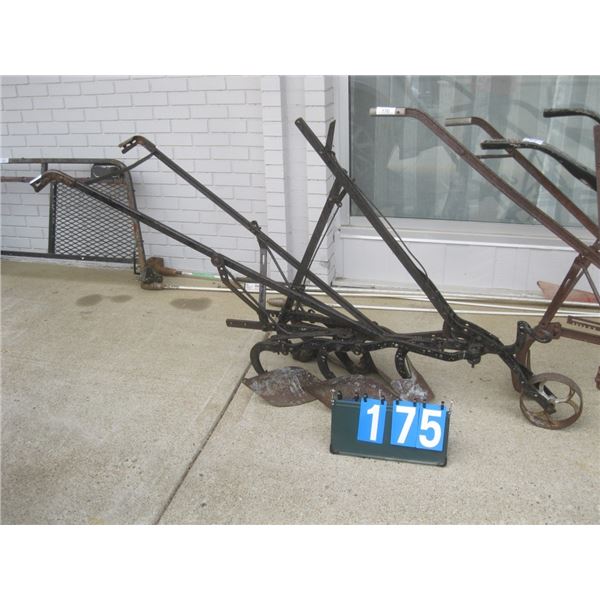 Antique Horse Plow in very good condition