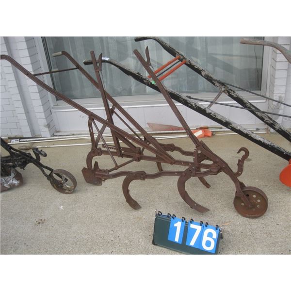 Antique Horse Plow in very good condition