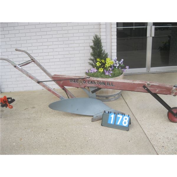 Antique Horse Plow in very good condition