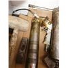 Image 2 : hammer, mallet, grease guns