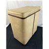 Image 3 : Vintage Laundry Hamper