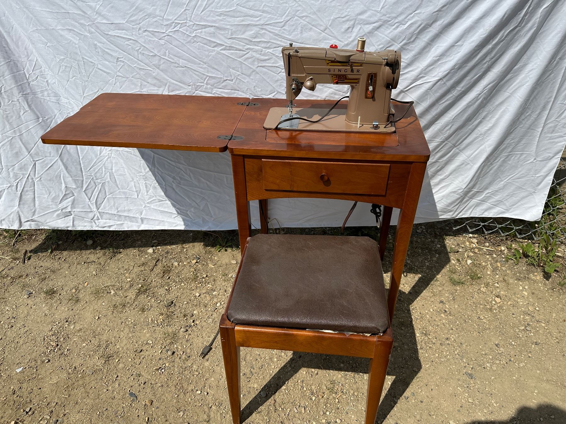Singer Sewing Machine with Bench - Sunrise Estate Services Ltd