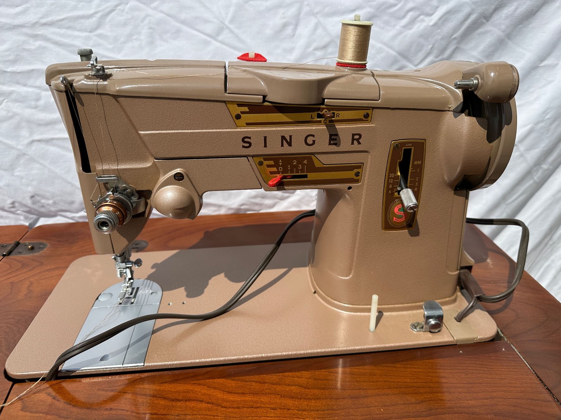Singer Sewing Machine with Bench - Sunrise Estate Services Ltd