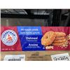 Image 2 : CASE LOT - Voortman Oatmeal Cookies 12x225g