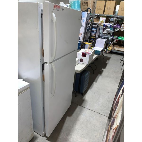 Frigidaire Refrigerator White 28 1/2"W x 64 1/"h x 29"D