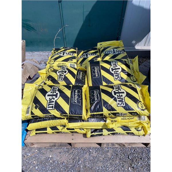 Lot of WIndsor Safety Salt 20kg Bags approx 20 bags