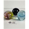 Image 2 : 3 Art Glass Blown Paperweights