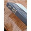 Image 10 : 8 Hardcover Books Set #6 from the Moynihan Collection