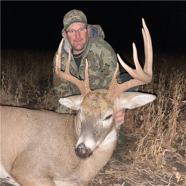 5-DAY TROPHY WHITETAIL DEER HUNT IN KANSAS FOR 2 HUNTERS - ARCHERY ONLY