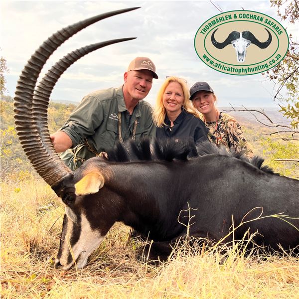 7 - DAY SABLE HUNT FOR 1 HUNTER AND 1 NON-HUNTER IN SOUTH AFRICA & SIGHTSEEING IN KRUGER NATIONAL PA