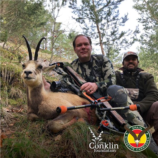 4 - DAY CANTABRIAN CHAMOIS HUNT IN SPAIN FOR 1 HUNTER  (Trophy fee for 1 Cantabrian chamois)