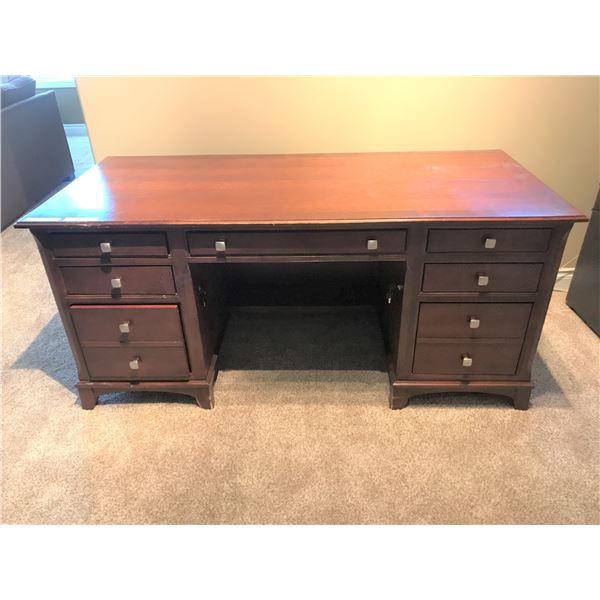 Beautiful Wood Desk w Lock