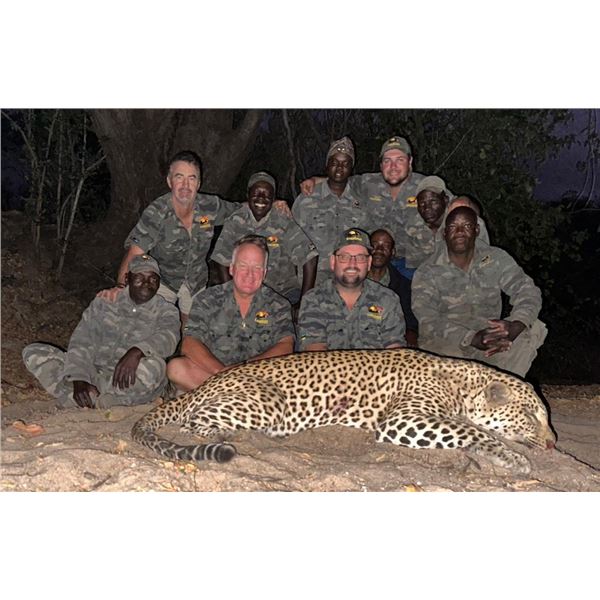 LA F34 14 Day Mozambique Leopard Safari for One Hunter
