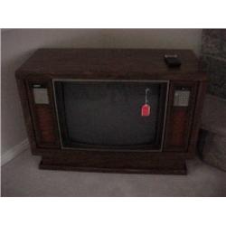 Sylvania 27" Color console TV