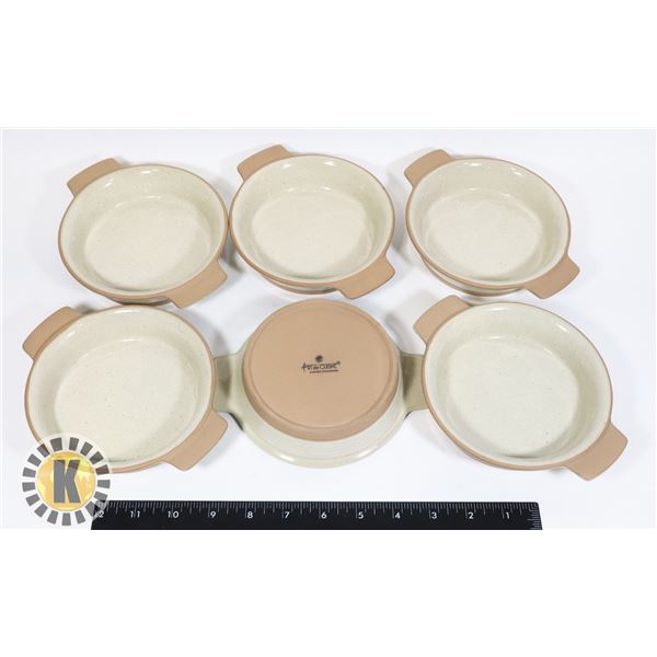 NEW CASE OF IGNEOUS 10-OZ FLAT ROUND 14CM