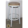 Image 1 : WHITE BAR HEIGHT STOOL