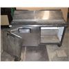 Image 1 : TRUE TSSU-60-16 SOLID DOOR SANDWICH PREP TABLE