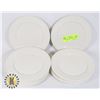 Image 1 : 11 ROUND WHITE RESTAURANT PLATES