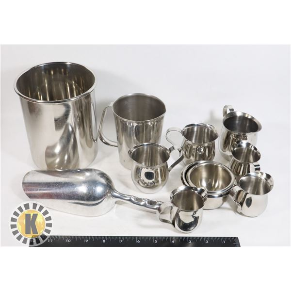 BOX OF STAINLESS STEEL RESTAURANT SERVICE