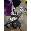 Image 4 : TITANIUM GOLF CART WITH RH GOLF CLUBS AND RETREIVER