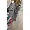 Image 2 : XL FOLDING DOG CRATE