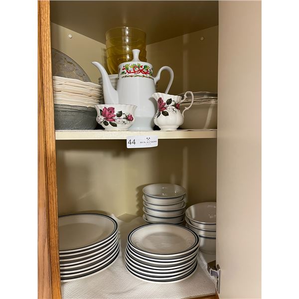 Blue and White Plates and Bows, and Moss Rose Bowls